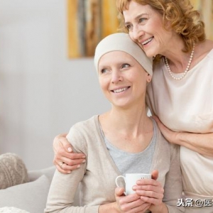 45岁以上的女人，假如身体出现四种信号，可能是癌症来临了